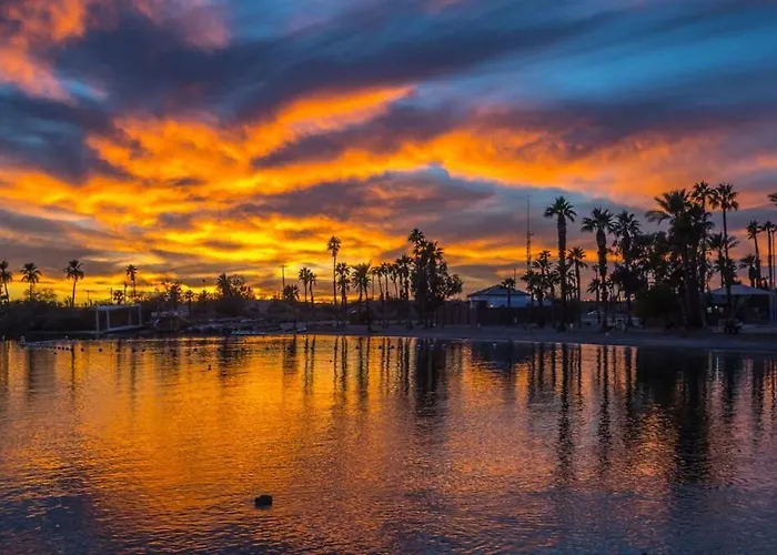 Avalon Havasu Pool Playground Sleeps 20 Hébergement de vacances *