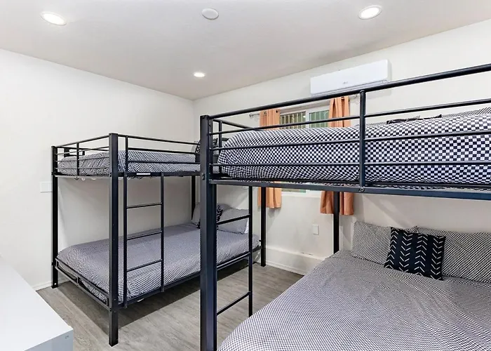 Hébergement de vacances Avalon Havasu Pool Playground Sleeps 20 *
