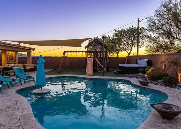 Hébergement de vacances Avalon Havasu Pool Playground Sleeps 20 *