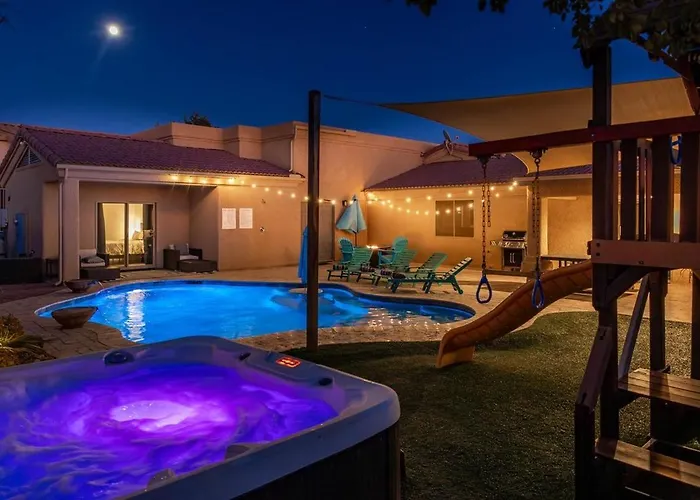 Hébergement de vacances Avalon Havasu Pool Playground Sleeps 20