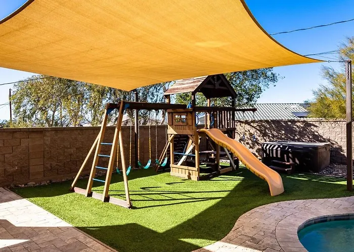 Hébergement de vacances Avalon Havasu Pool Playground Sleeps 20 Lake Havasu City