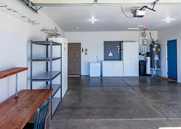 Hébergement de vacances Avalon Havasu Pool Playground Sleeps 20 Lake Havasu City