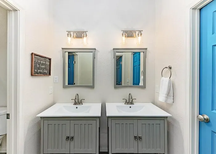 Hébergement de vacances Avalon Havasu Pool Playground Sleeps 20 *