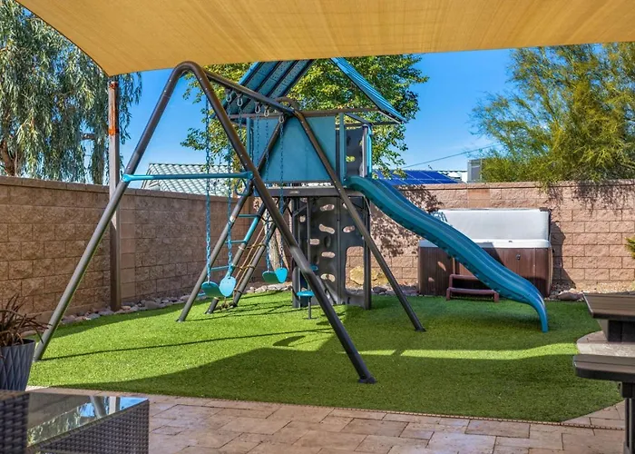 Avalon Havasu Pool Playground Sleeps 20 Holiday home *